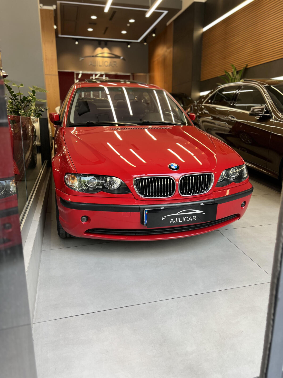 ب ام و 325i